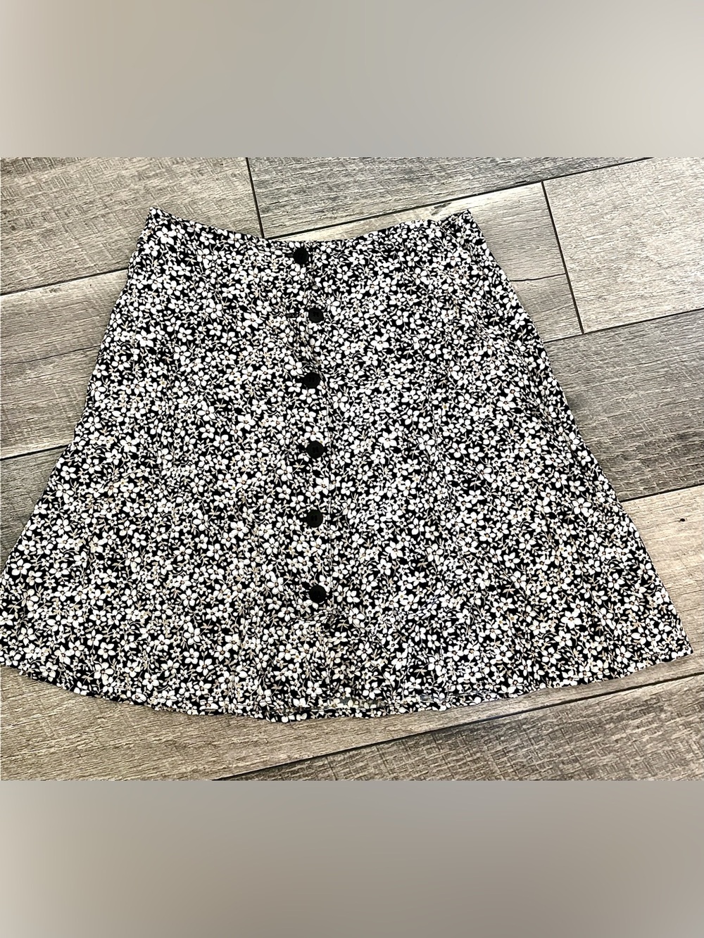 Express Black and White Floral Button-Front Skirt